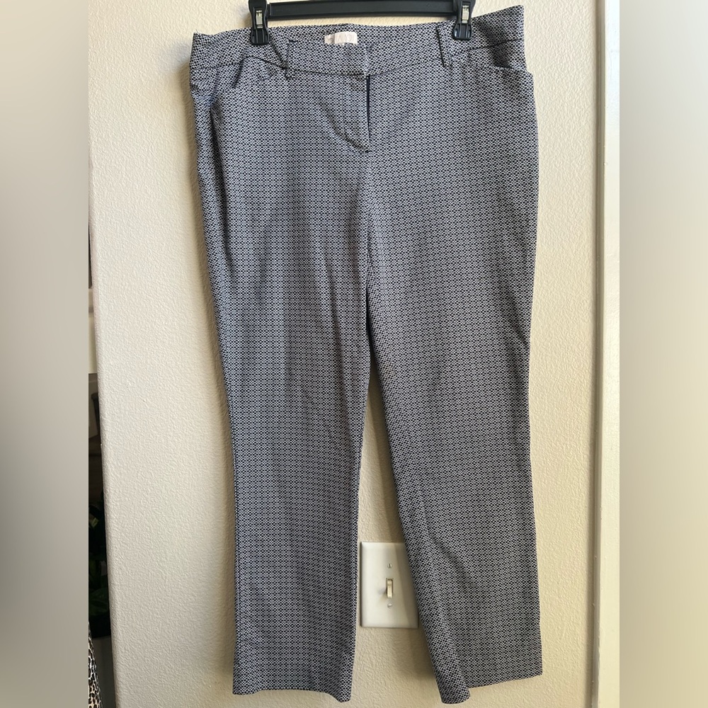Lila Rose Black & White Geometric Cropped Ankle Pants